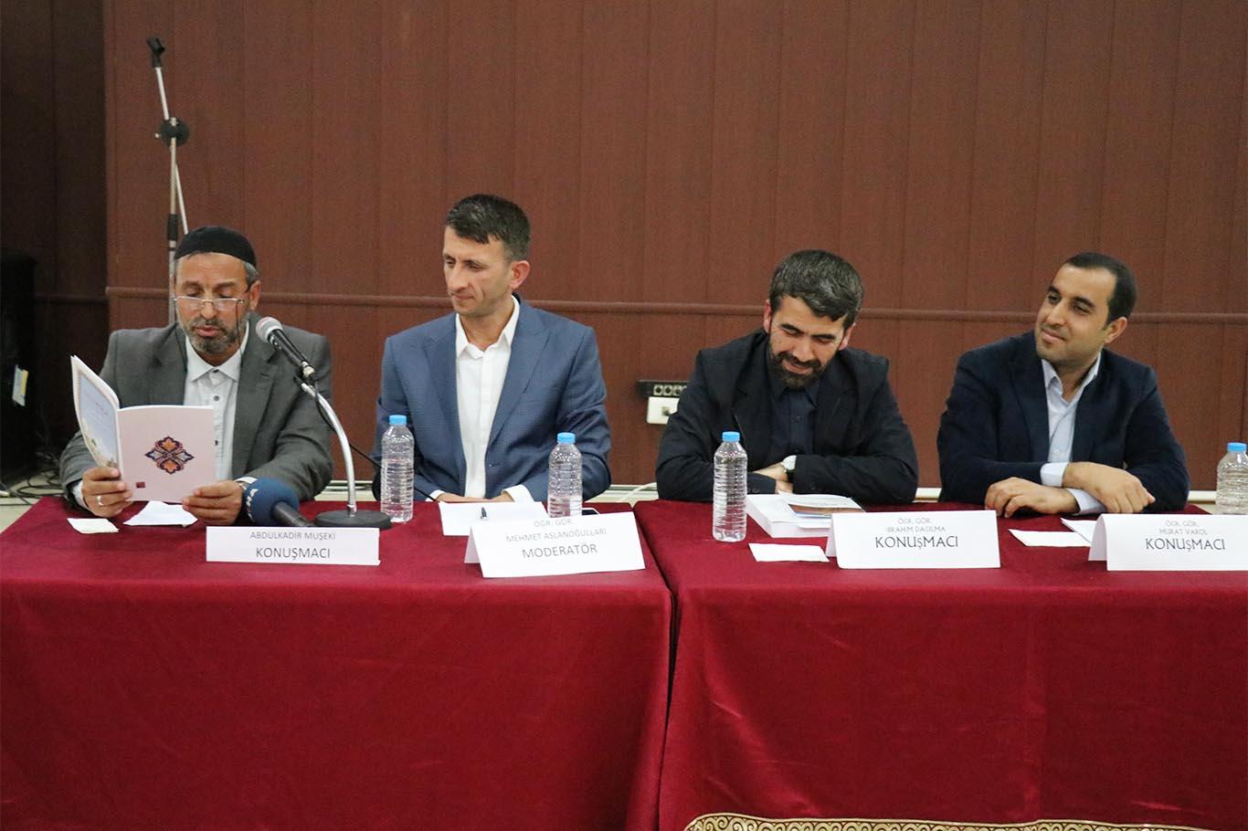 Bingöl’de "Zaza Edebiyatı'nda Mevlidin Yeri" paneli Bingöl’de "Zaza Edebiyatı'nda Mevlidin Yeri" paneli